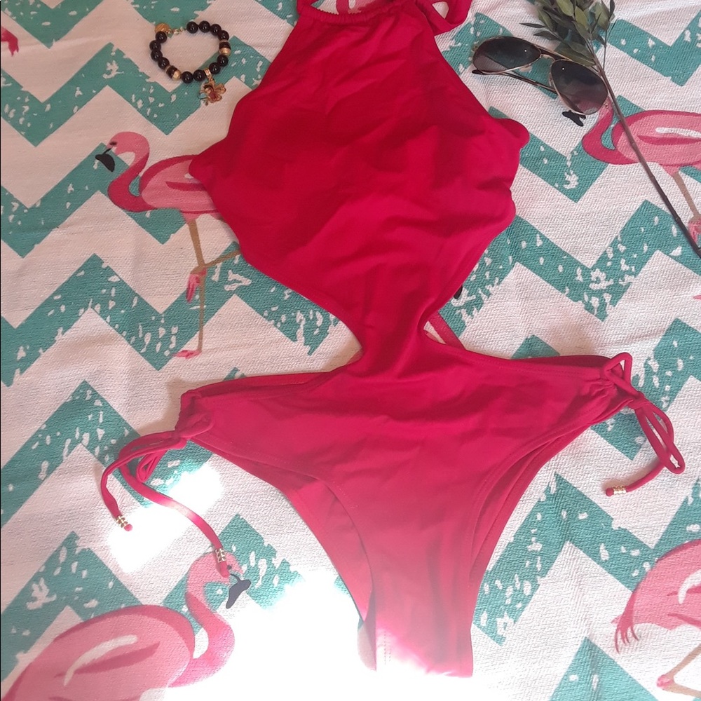 Swimsuit - Picture 2 of 3